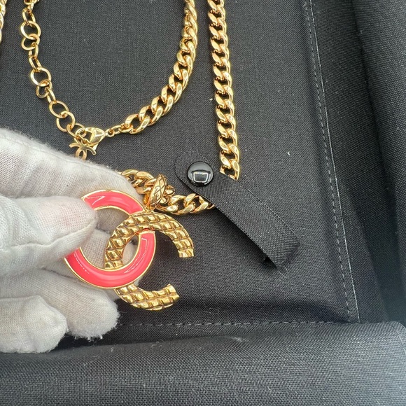 Chanel CC 24k GP pink and gold Necklace in box ❤️Authentic - Picture 2 of 9